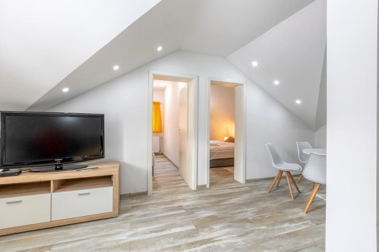 Apartman Vedro Polje Gospić Exterior foto